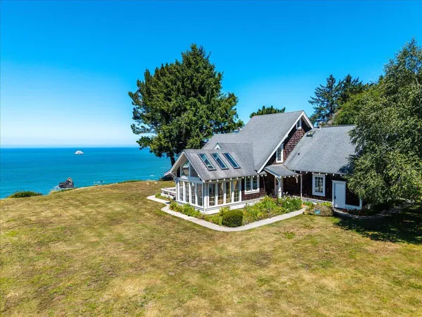 $1,600,000 | 207 Belvedere Lane, Trinidad, CA 95570