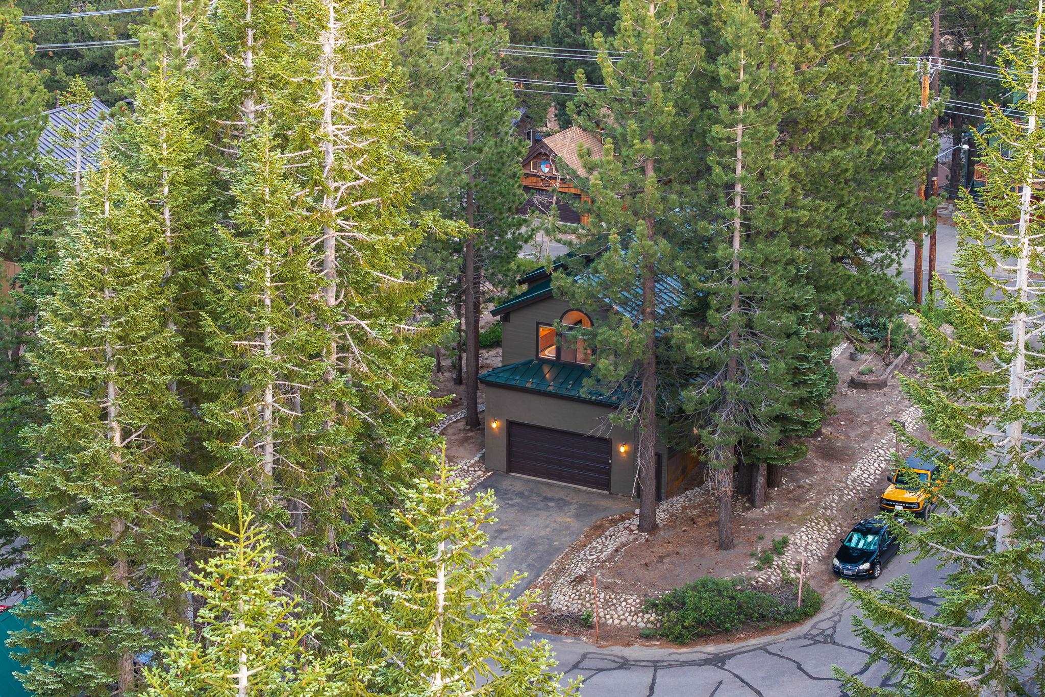 2 Holiday Way Mammoth Lakes, CA 93546 - Photo 32 of 37