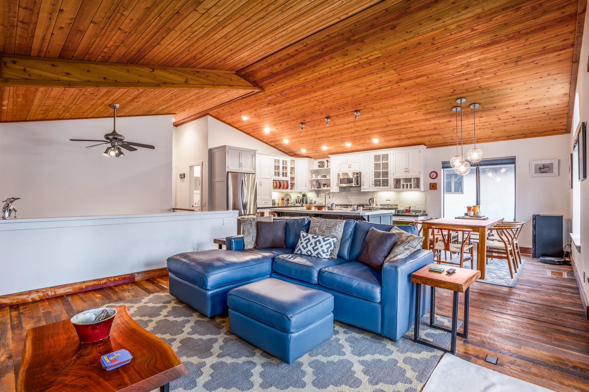 2 Holiday Way Mammoth Lakes, CA 93546 - Photo 8 of 37 a view of a living room and a couch