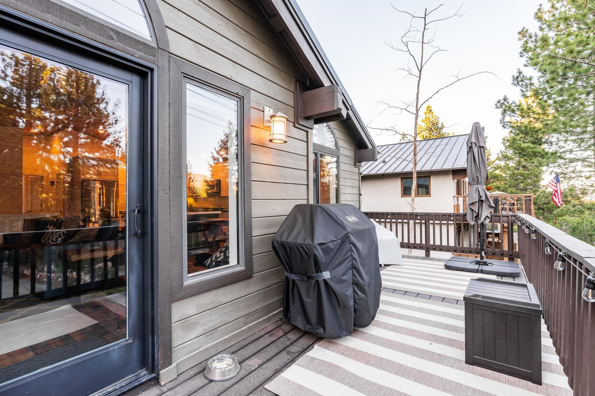 2 Holiday Way Mammoth Lakes, CA 93546 - Photo 9 of 37 a view of a balcony with chairs