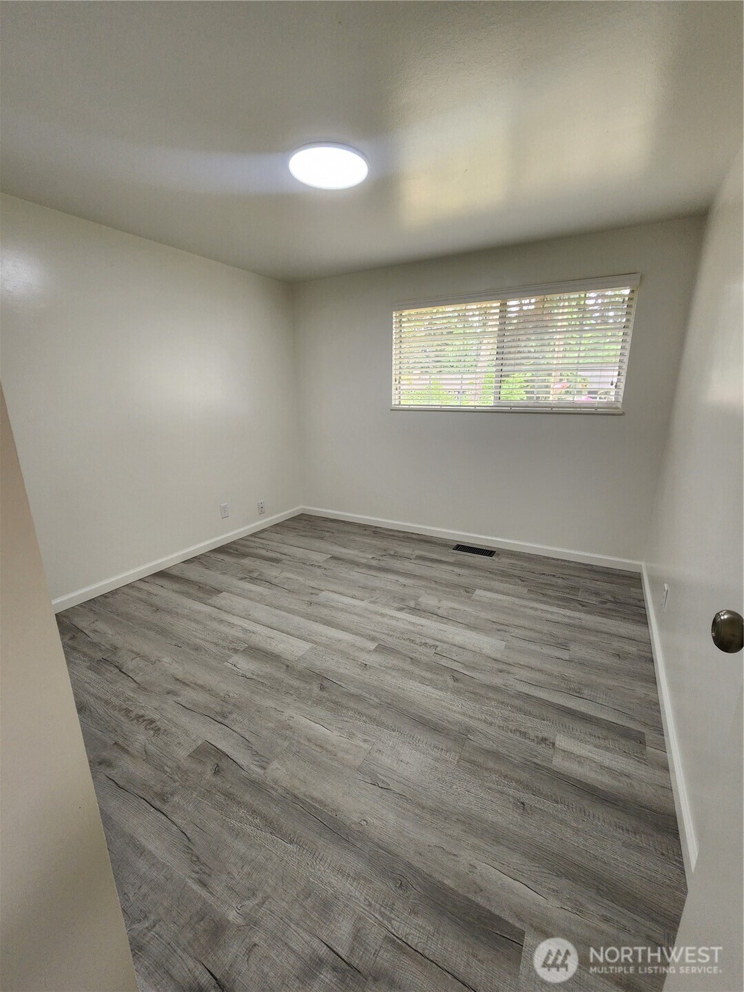 8810 Northeast 187th Street Bothell, WA 98011 - Photo 23 of 40