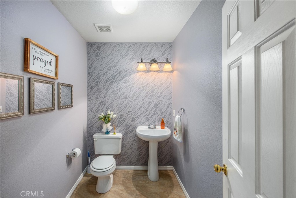13997 Riverside Drive Apple Valley, CA 92307 - Photo 24 of 55
