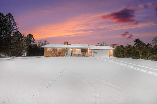 $219,900 | 10045 Nichols Road, Montrose, MI 48457