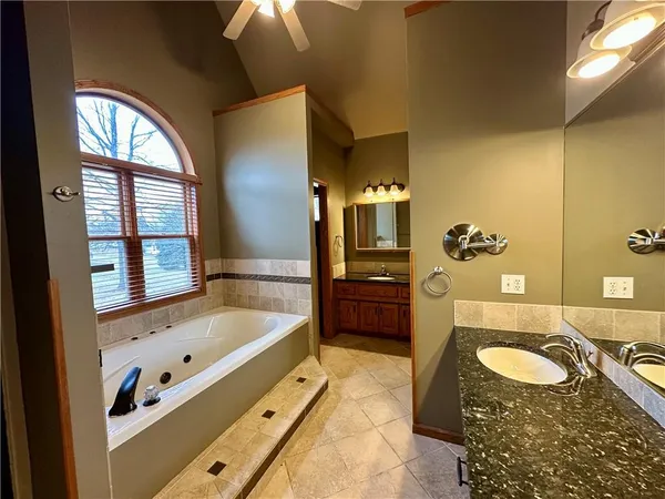 $560,000 | 610 East 14th Street, Maryville, MO 64468