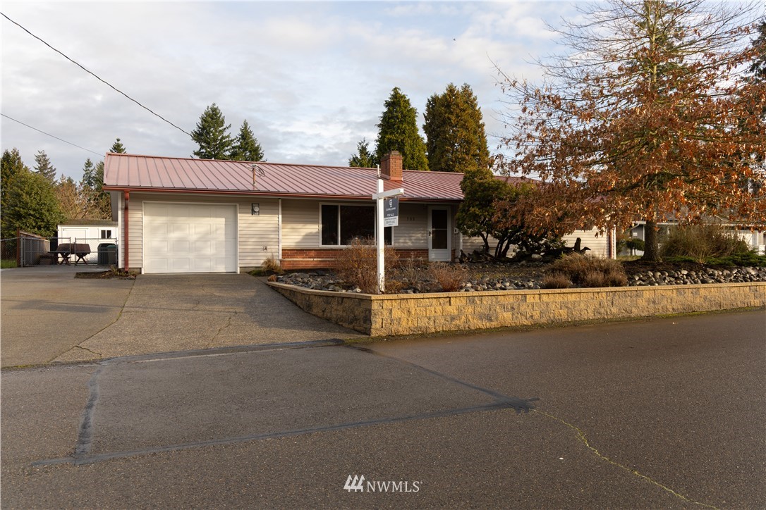 508 Harrington Avenue Northeast Renton, WA 98056 - Photo 1 of 40 Gallery Image 1