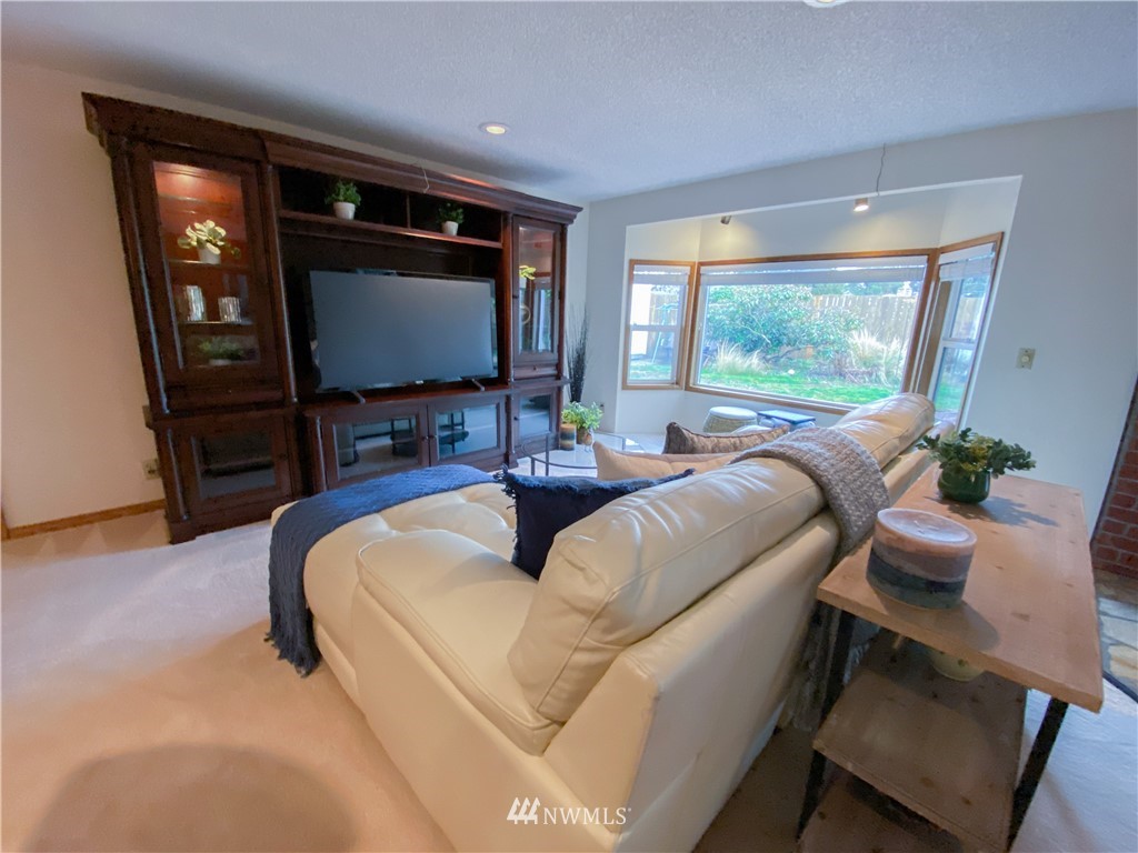 508 Harrington Avenue Northeast Renton, WA 98056 - Photo 15 of 40 Gallery Image 15