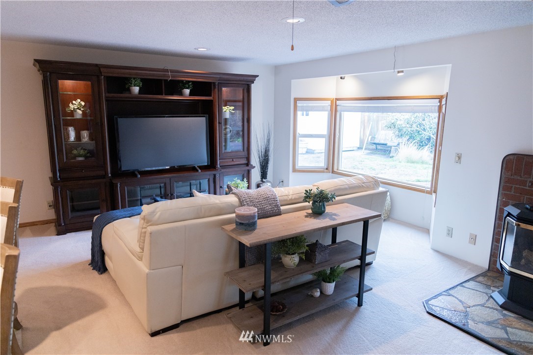 508 Harrington Avenue Northeast Renton, WA 98056 - Photo 16 of 40 Gallery Image 16