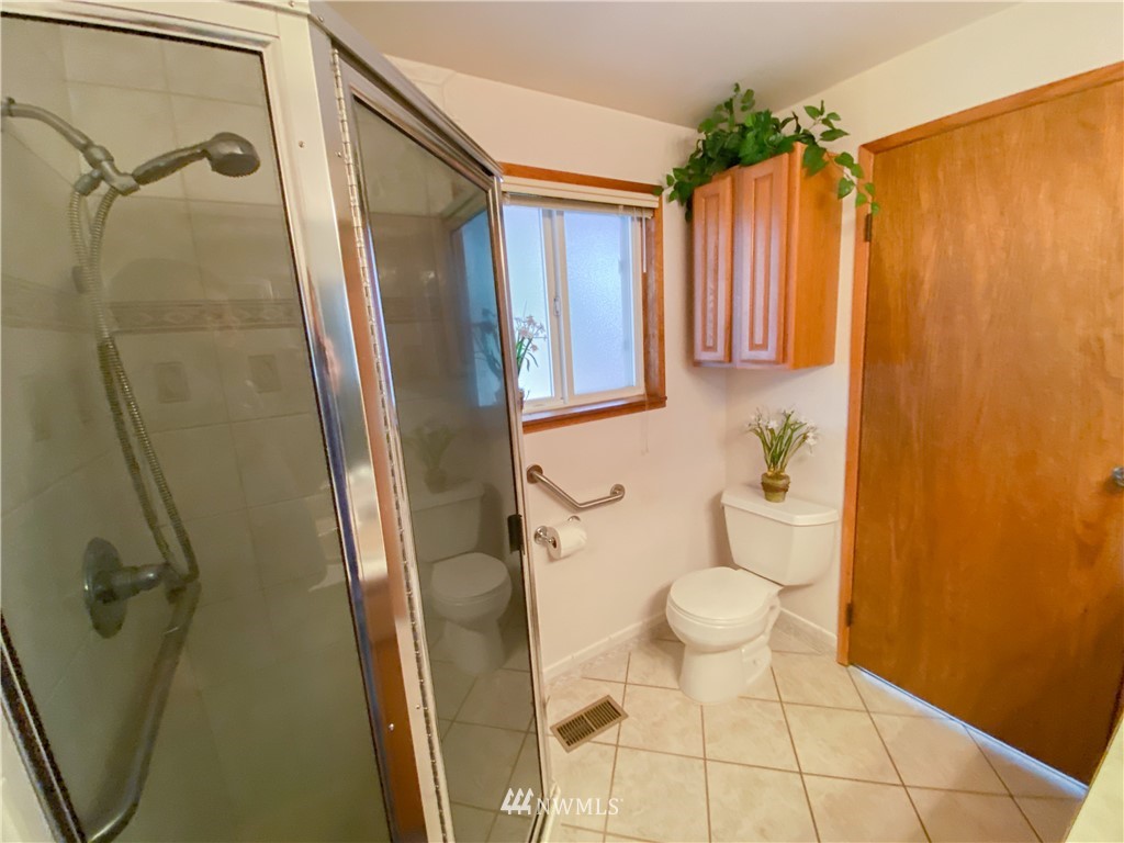 508 Harrington Avenue Northeast Renton, WA 98056 - Photo 24 of 40 Gallery Image 24