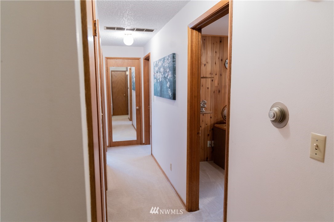 508 Harrington Avenue Northeast Renton, WA 98056 - Photo 25 of 40 Gallery Image 25