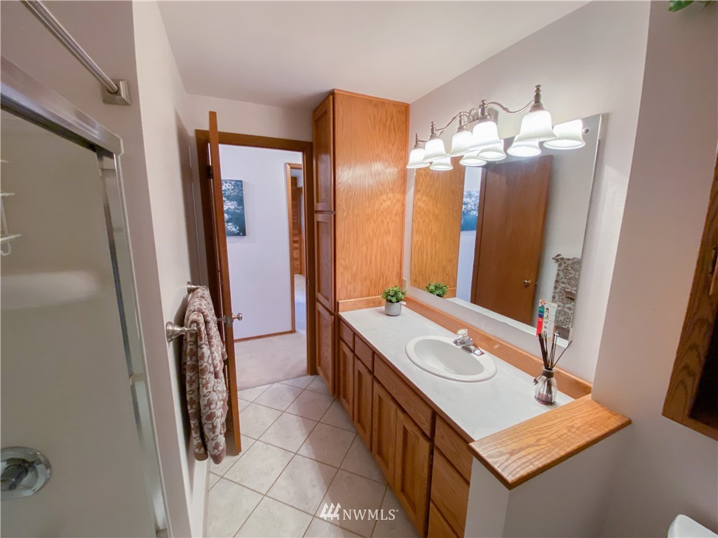 508 Harrington Avenue Northeast Renton, WA 98056 - Photo 27 of 40 Gallery Image 27