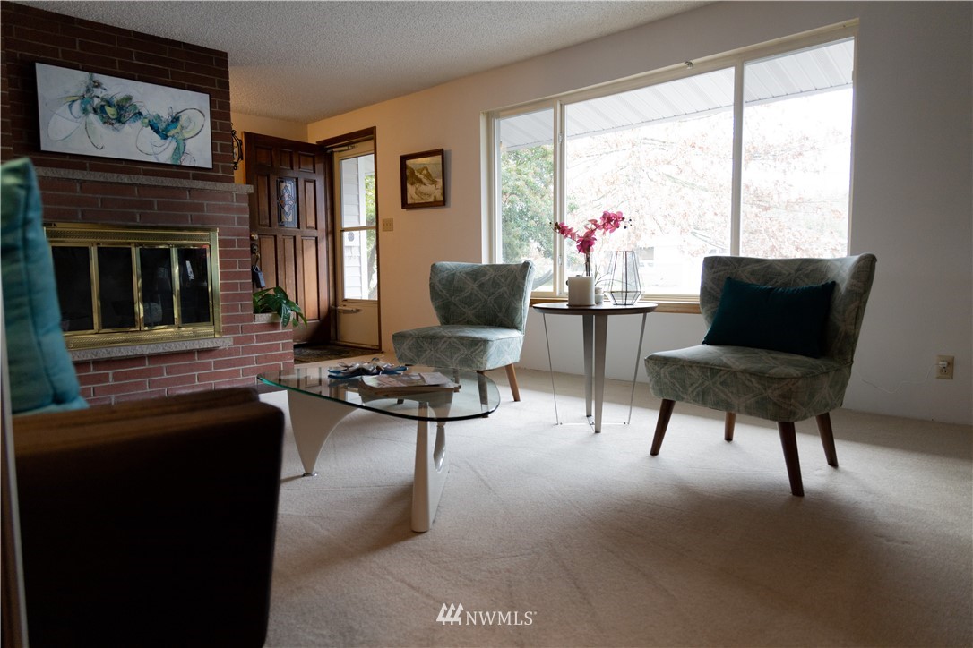 508 Harrington Avenue Northeast Renton, WA 98056 - Photo 6 of 40 Gallery Image 6