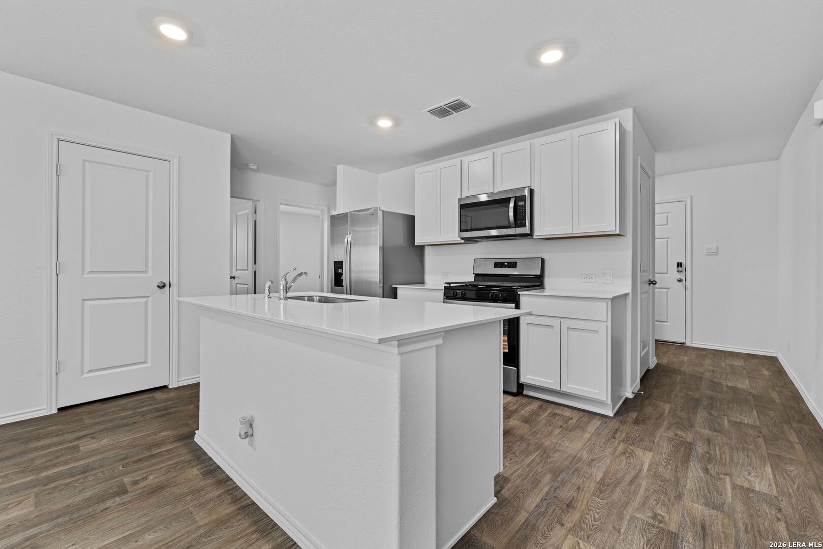 12544 Ivory Parkway Converse, TX 78109 - Photo 3 of 20