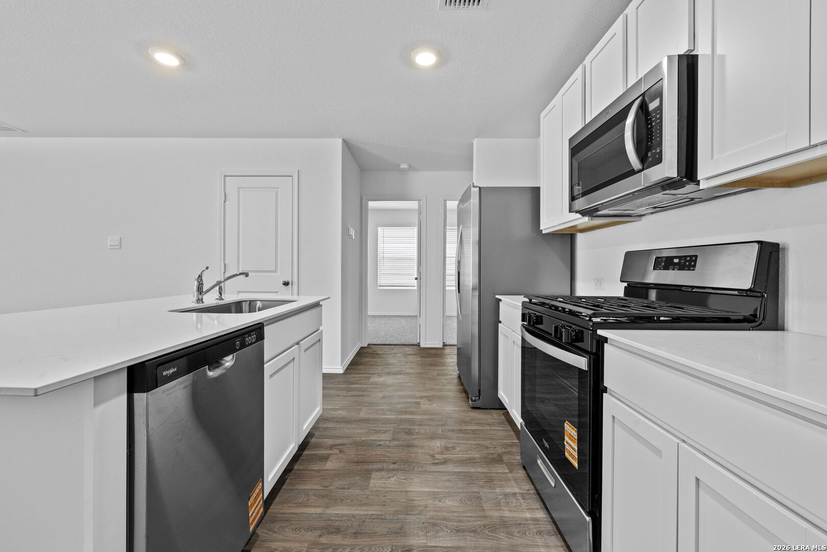 12544 Ivory Parkway Converse, TX 78109 - Photo 4 of 20