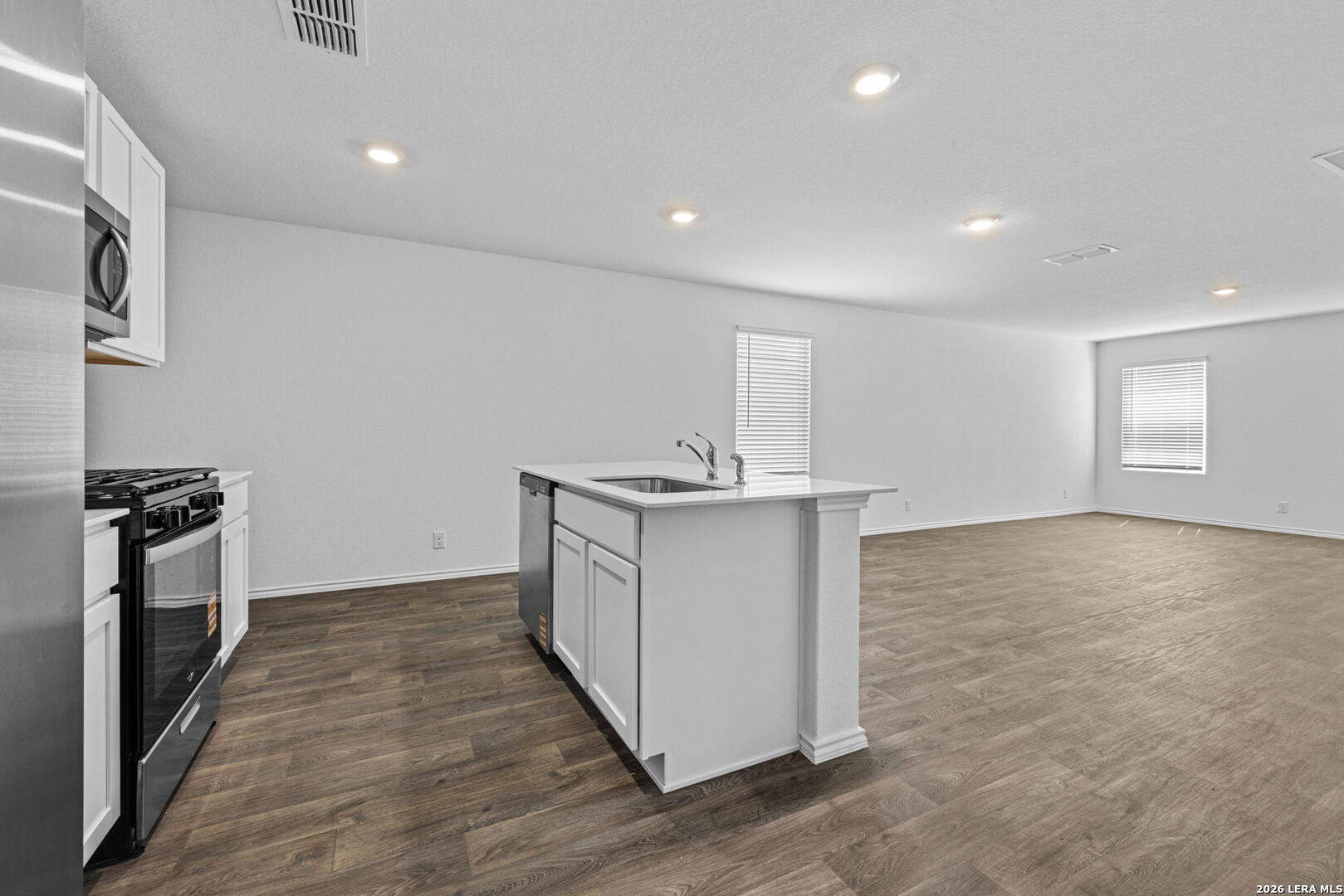 12544 Ivory Parkway Converse, TX 78109 - Photo 5 of 20