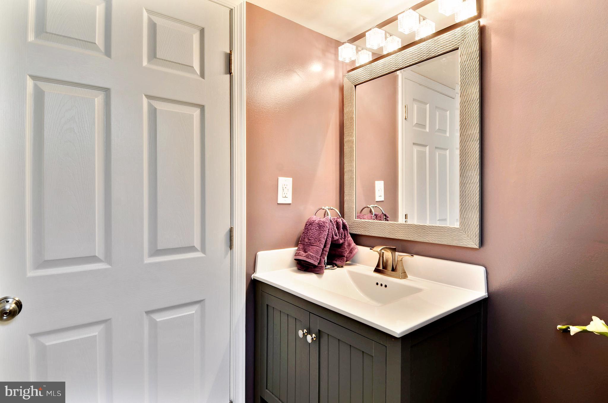 4708 Topping Road Rockville, MD 20852 - Photo 17 of 30 Bath