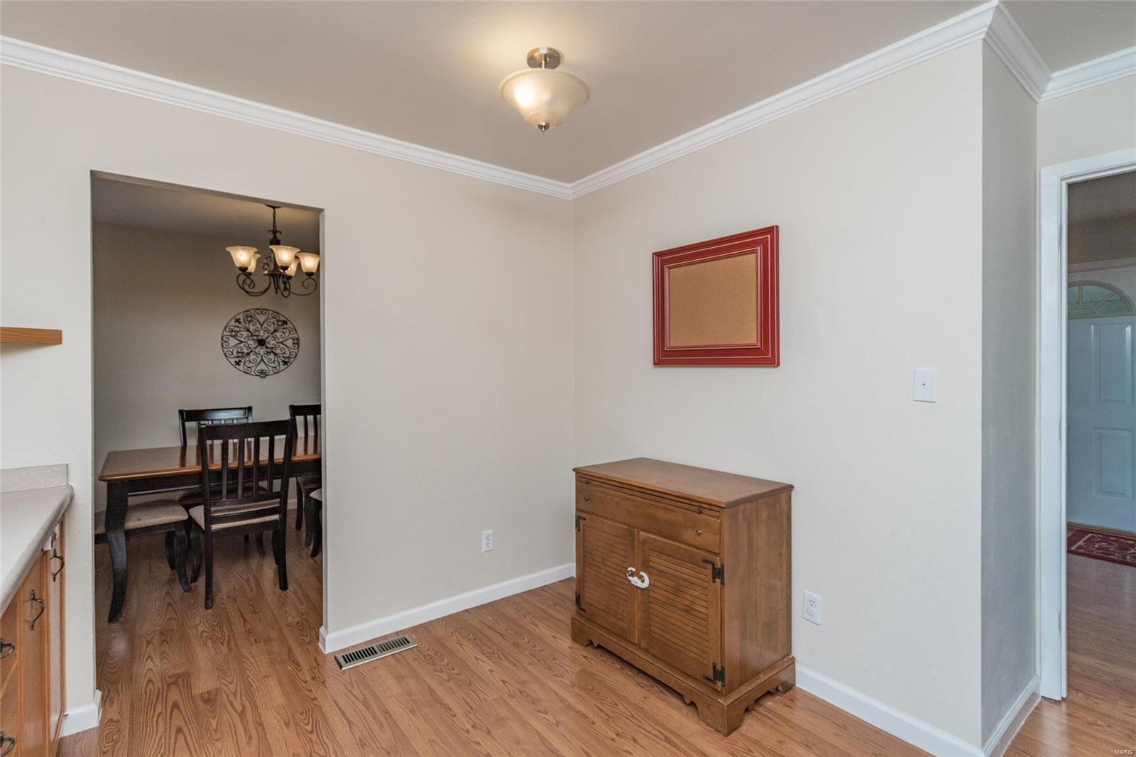 673 Walnut Point Court Ballwin, MO 63021 - Photo 14 of 36