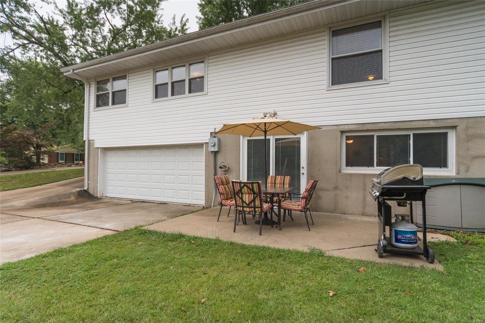 673 Walnut Point Court Ballwin, MO 63021 - Photo 29 of 36