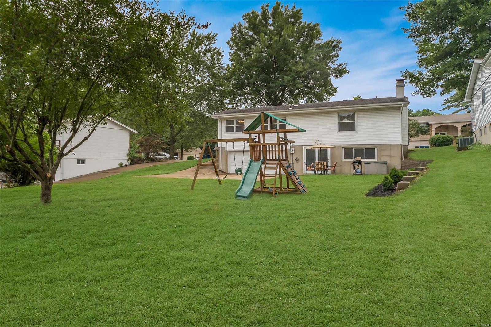 673 Walnut Point Court Ballwin, MO 63021 - Photo 7 of 36