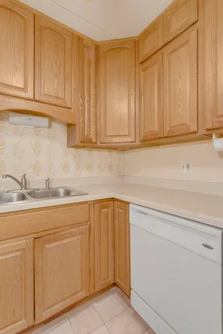 $205,000 | 2505 Spring Street, Unit 3304, Woodridge, IL 60517