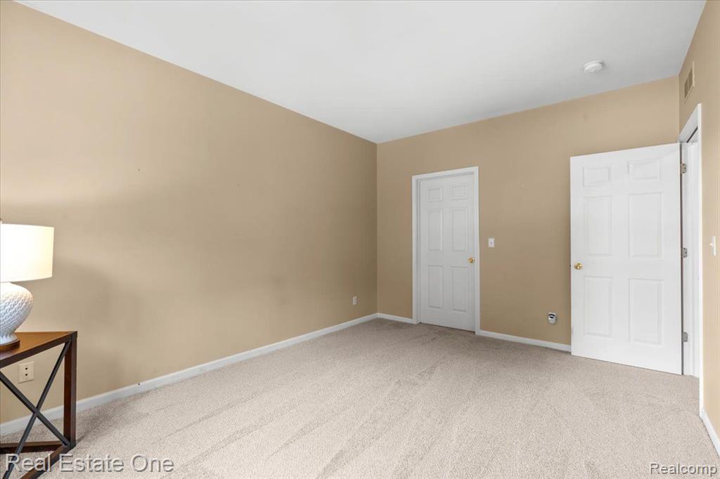 1818 Flagstone Circle, Unit 34 Rochester, MI 48307 - Photo 20 of 27 Gallery Image 20