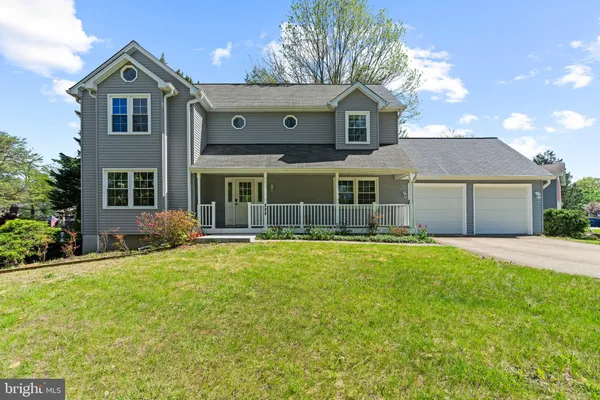 $870,000 | 908 Ashburn Street, Herndon, VA 20170