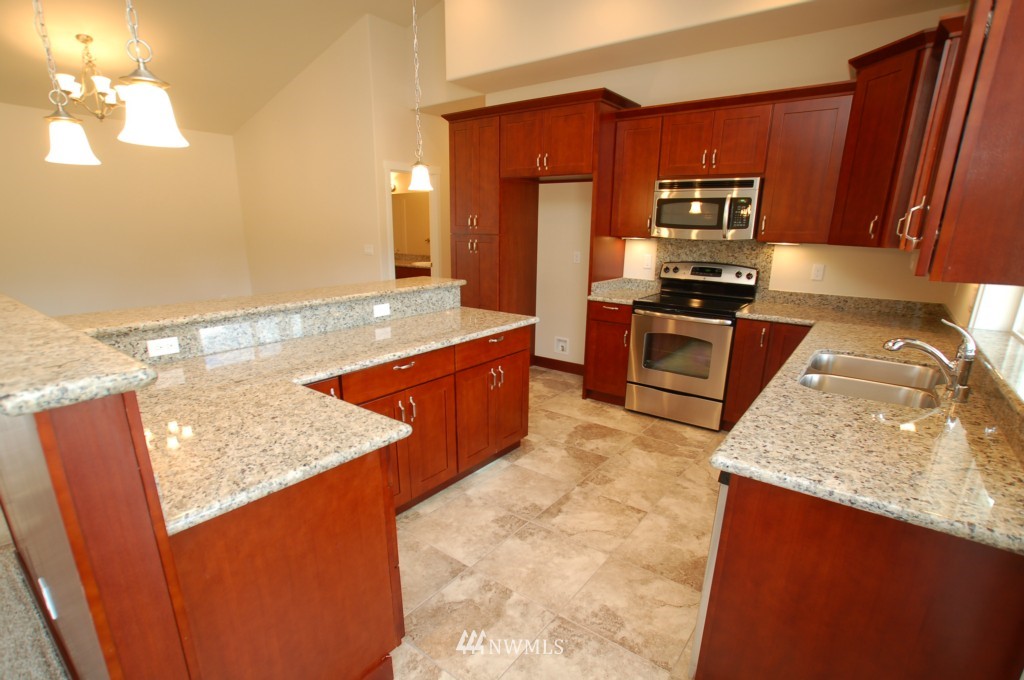 8640 Fox Ridge Lane Southeast Olympia, WA 98513 - Photo 11 of 15 Gallery Image 11