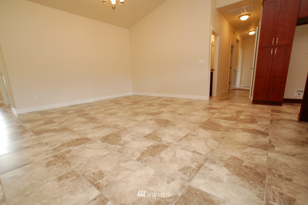 8640 Fox Ridge Lane Southeast Olympia, WA 98513 - Photo 12 of 15 Gallery Image 12