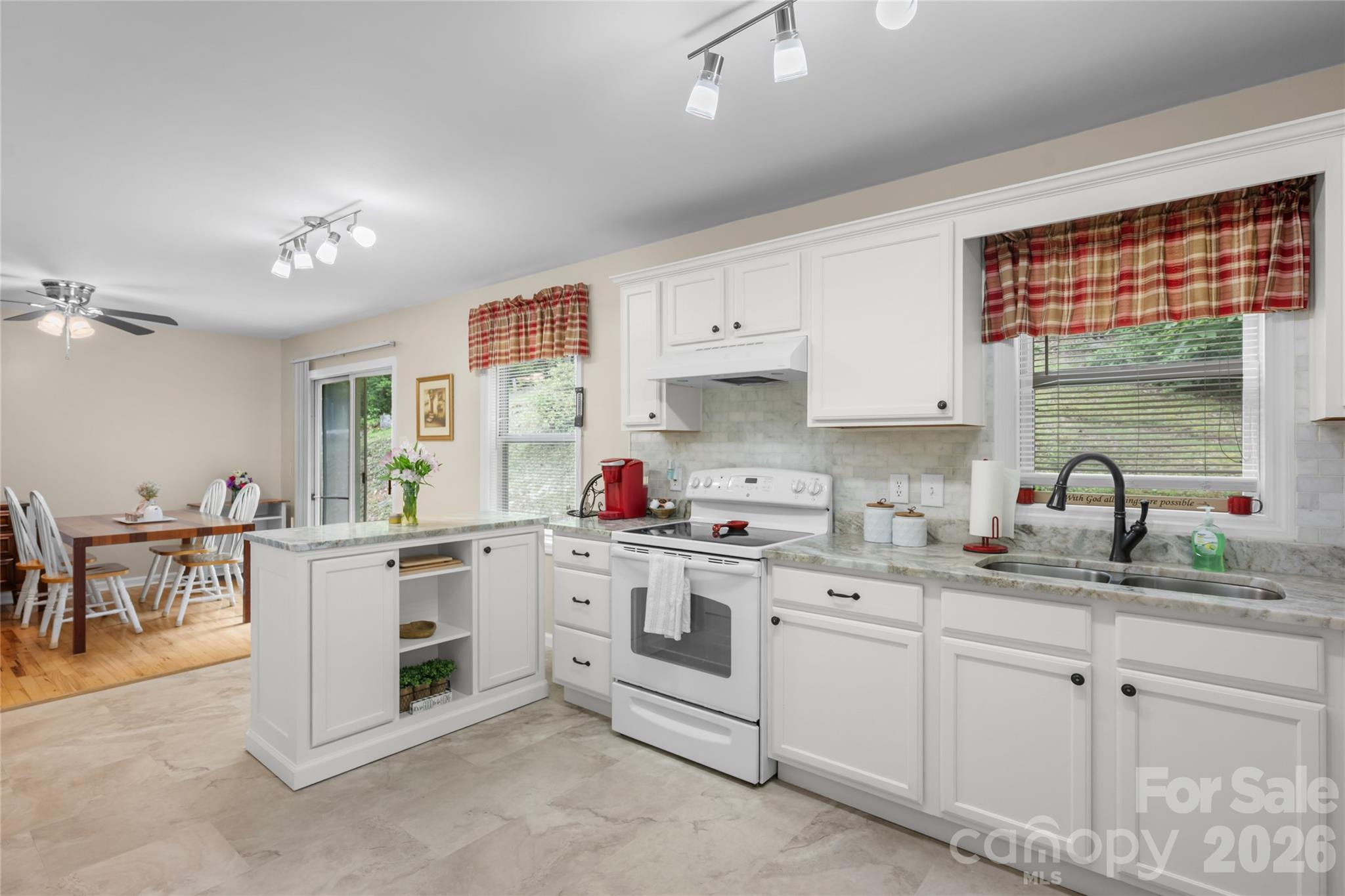 125 Round Mountain Road Brevard, NC 28712 - Photo 8 of 36