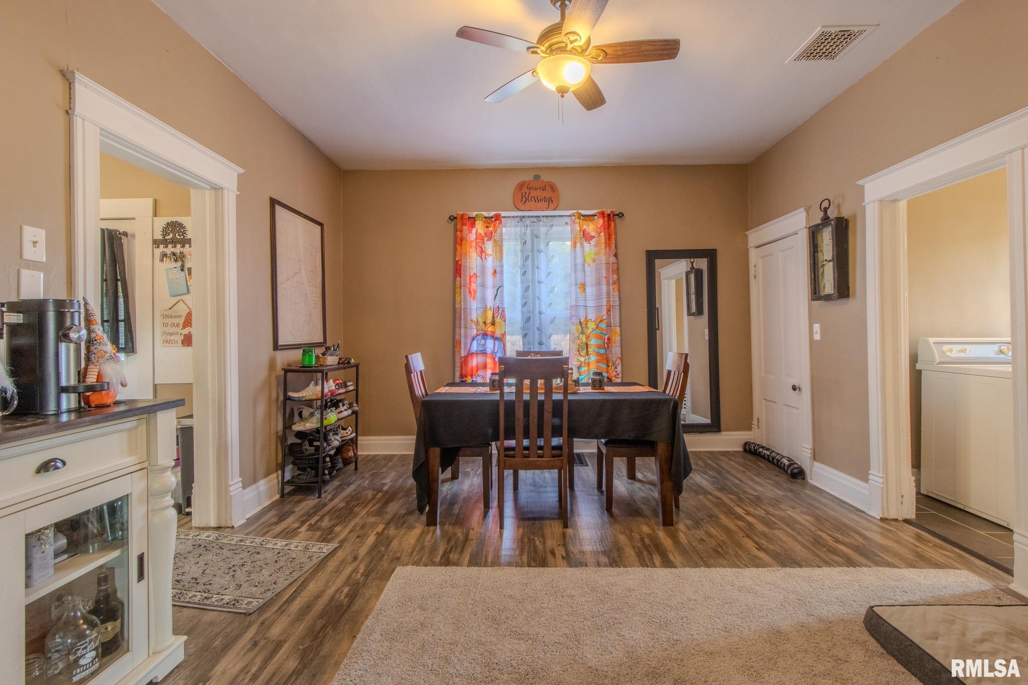 306 North Harshbarger Street Abingdon, IL 61410 - Photo 13 of 27