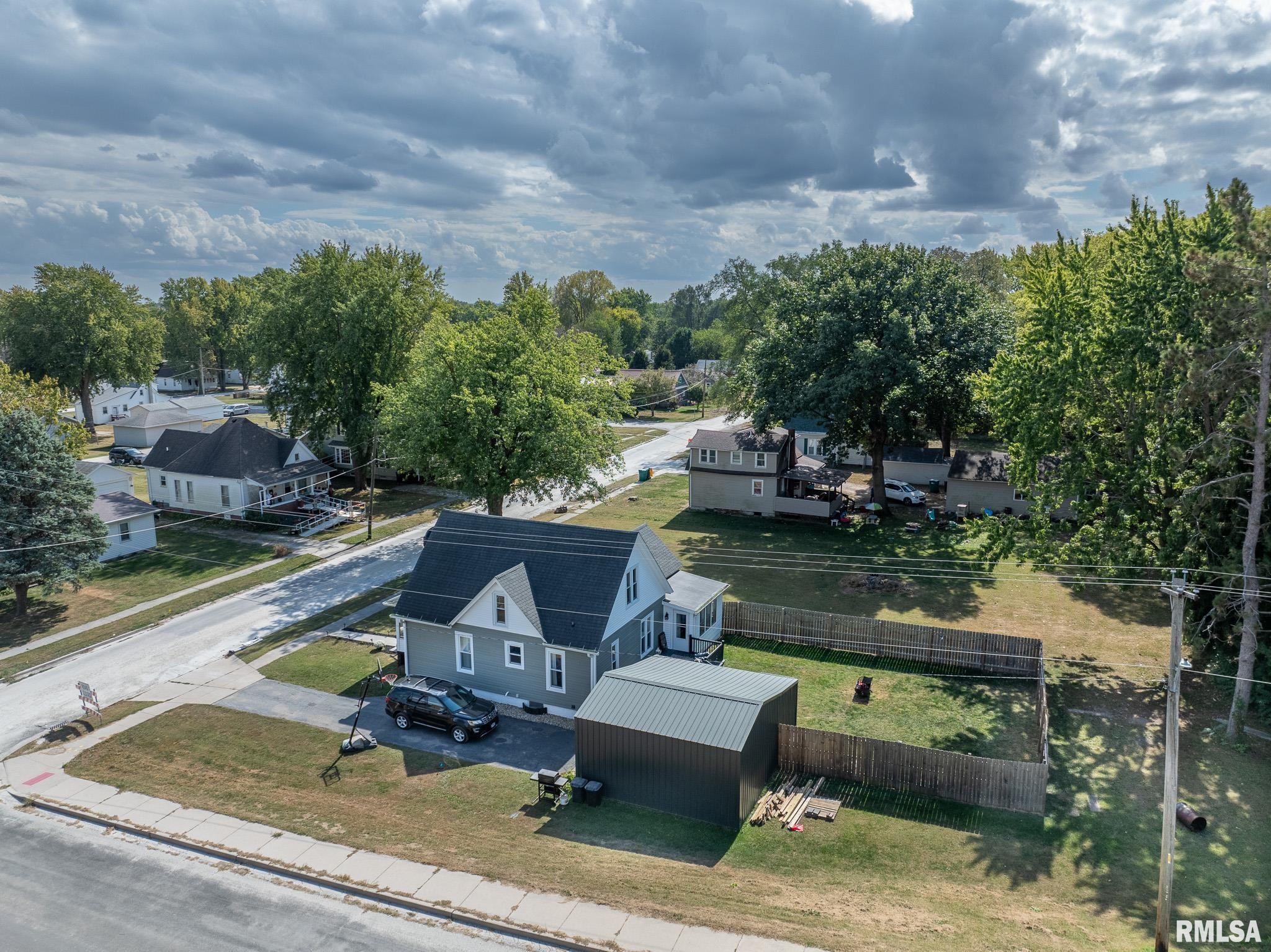 306 North Harshbarger Street Abingdon, IL 61410 - Photo 4 of 27