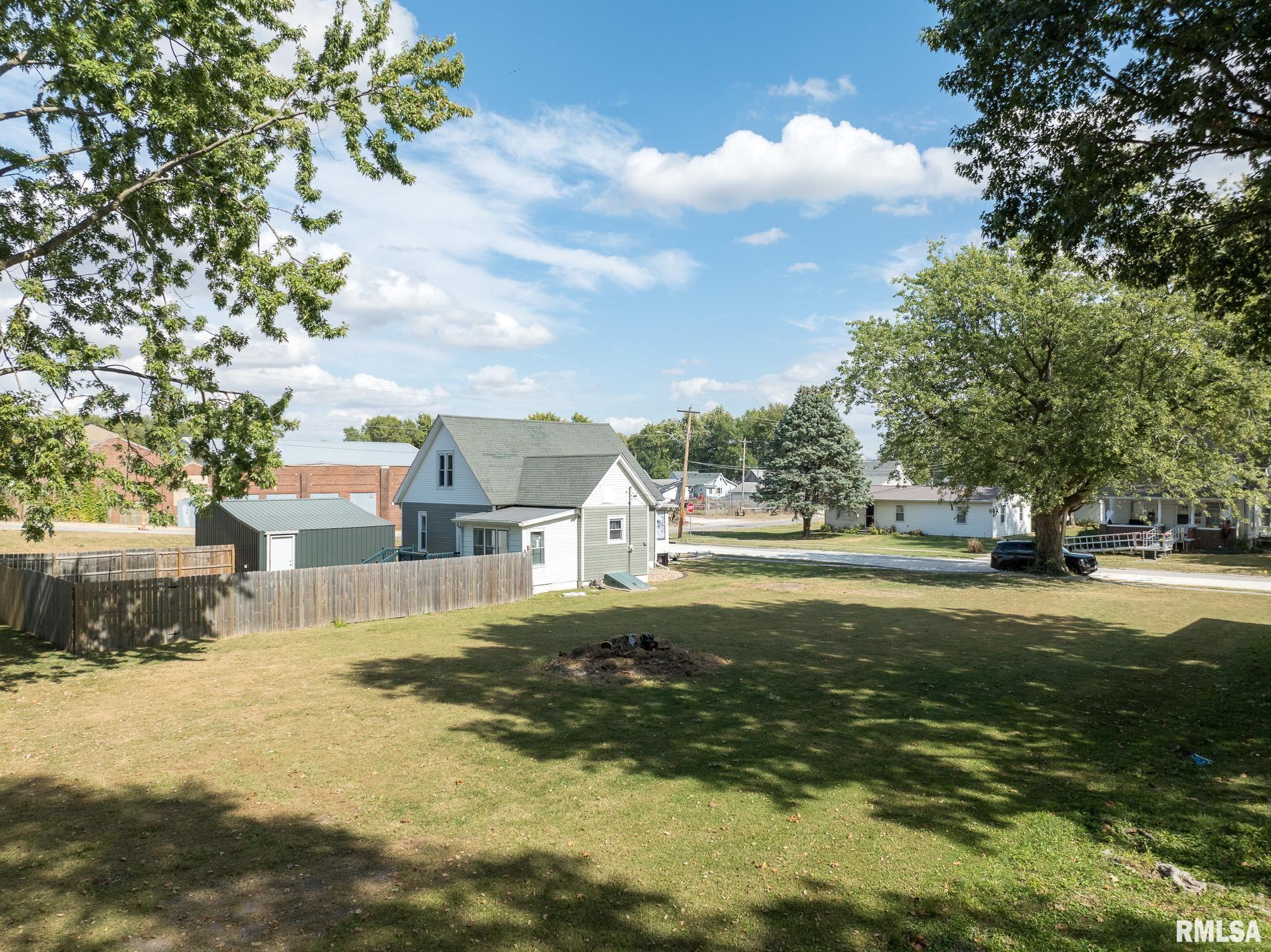 306 North Harshbarger Street Abingdon, IL 61410 - Photo 6 of 27
