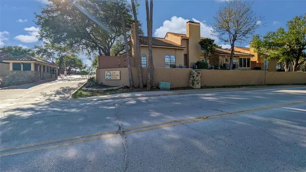 $249,900 | 4246 Cuesta Drive, Unit 3, Irving, TX 75038