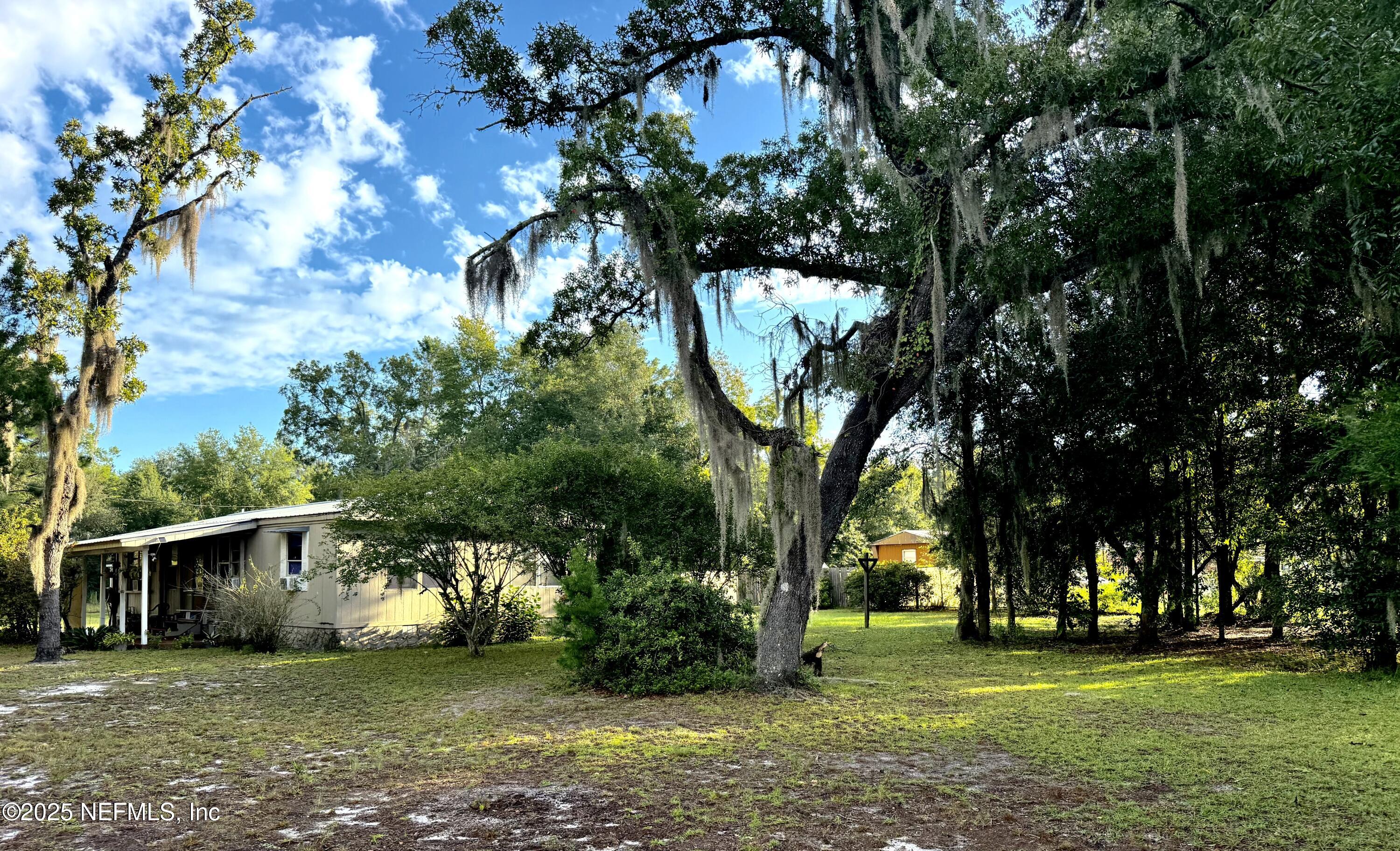 210 Lenore Avenue Interlachen, FL 32148 - Photo 8 of 43 IMG_1072