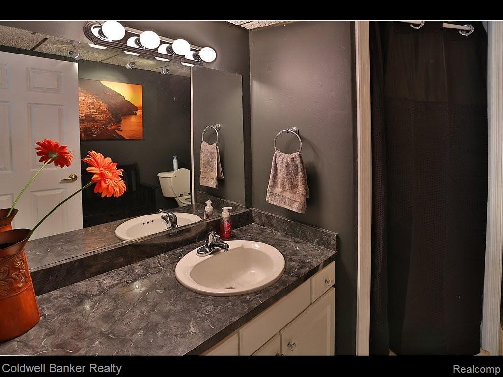 3561 West Tienken Road Rochester, MI 48309 - Photo 16 of 25 FULL BATH IN FINISHED W/O