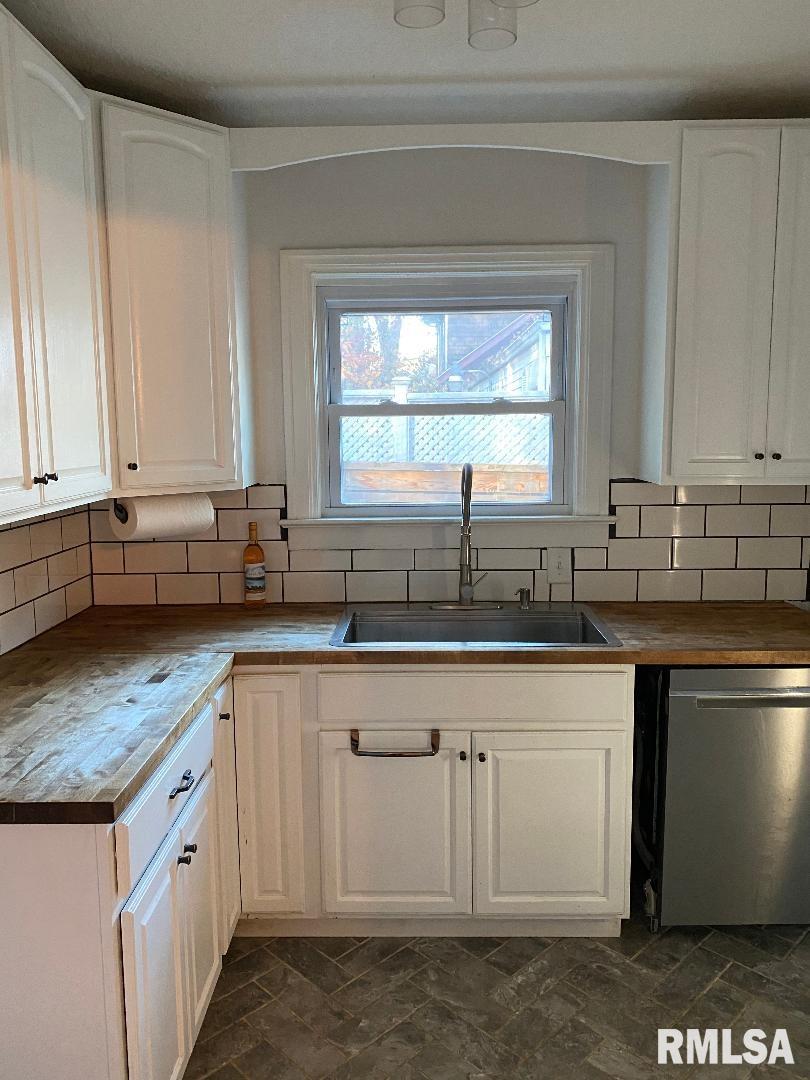 1444 Jersey Ridge Road Davenport, IA 52803 - Photo 6 of 15 Gallery Image 6