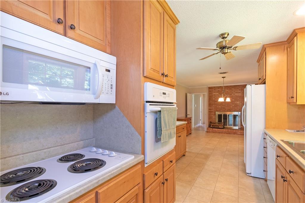 4112 Short Farm Road Greensboro, NC 27406 - Photo 8 of 23 Gallery Image 8