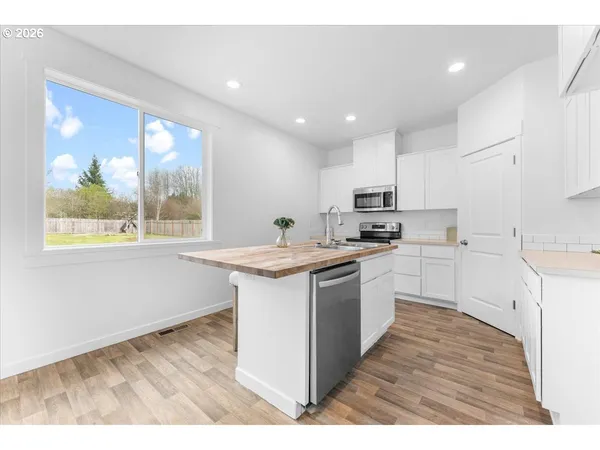 $499,900 | 127 West Christy Court, Yacolt, WA 98675