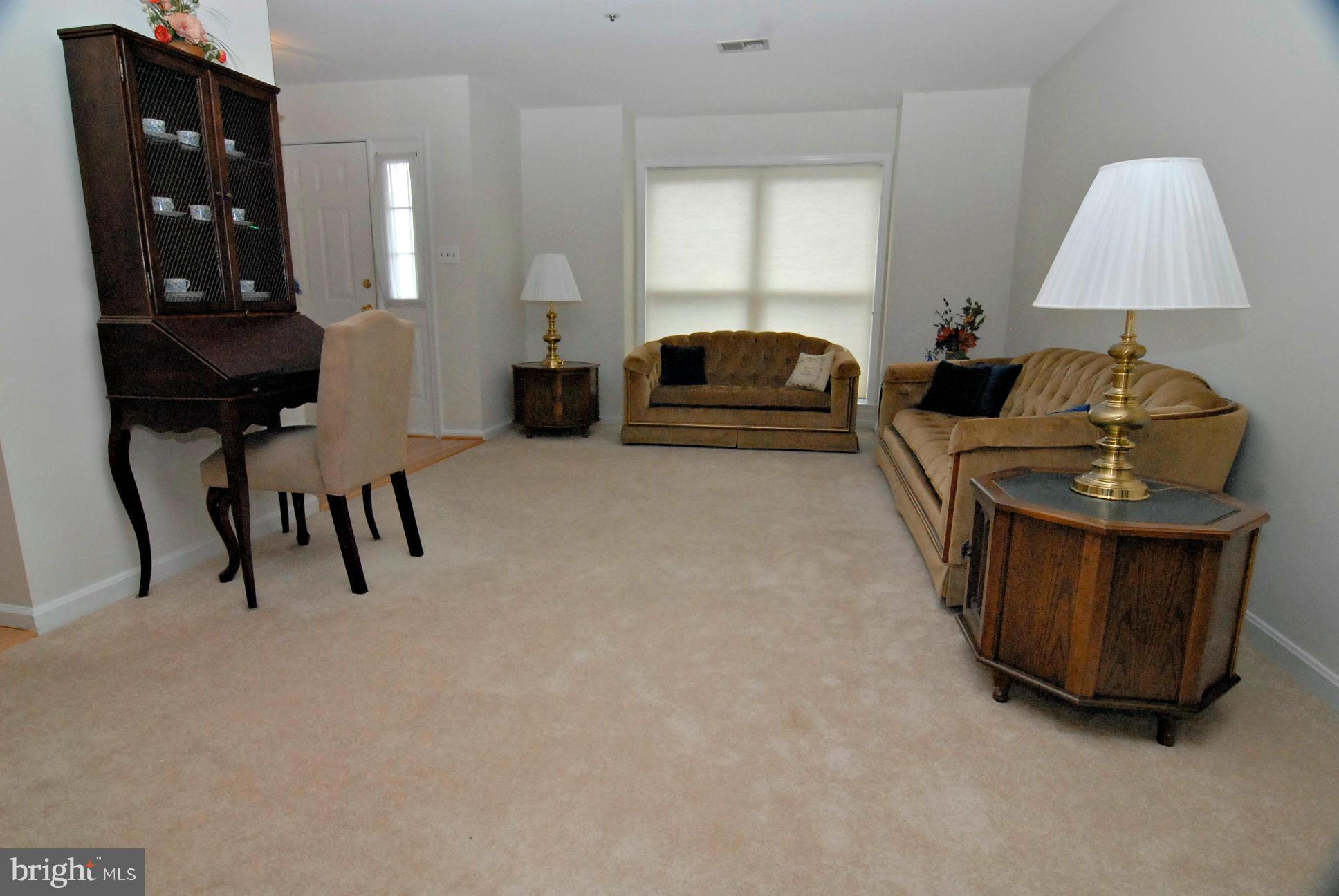 9214 Oregold Court Laurel, MD 20708 - Photo 3 of 30 Living Room