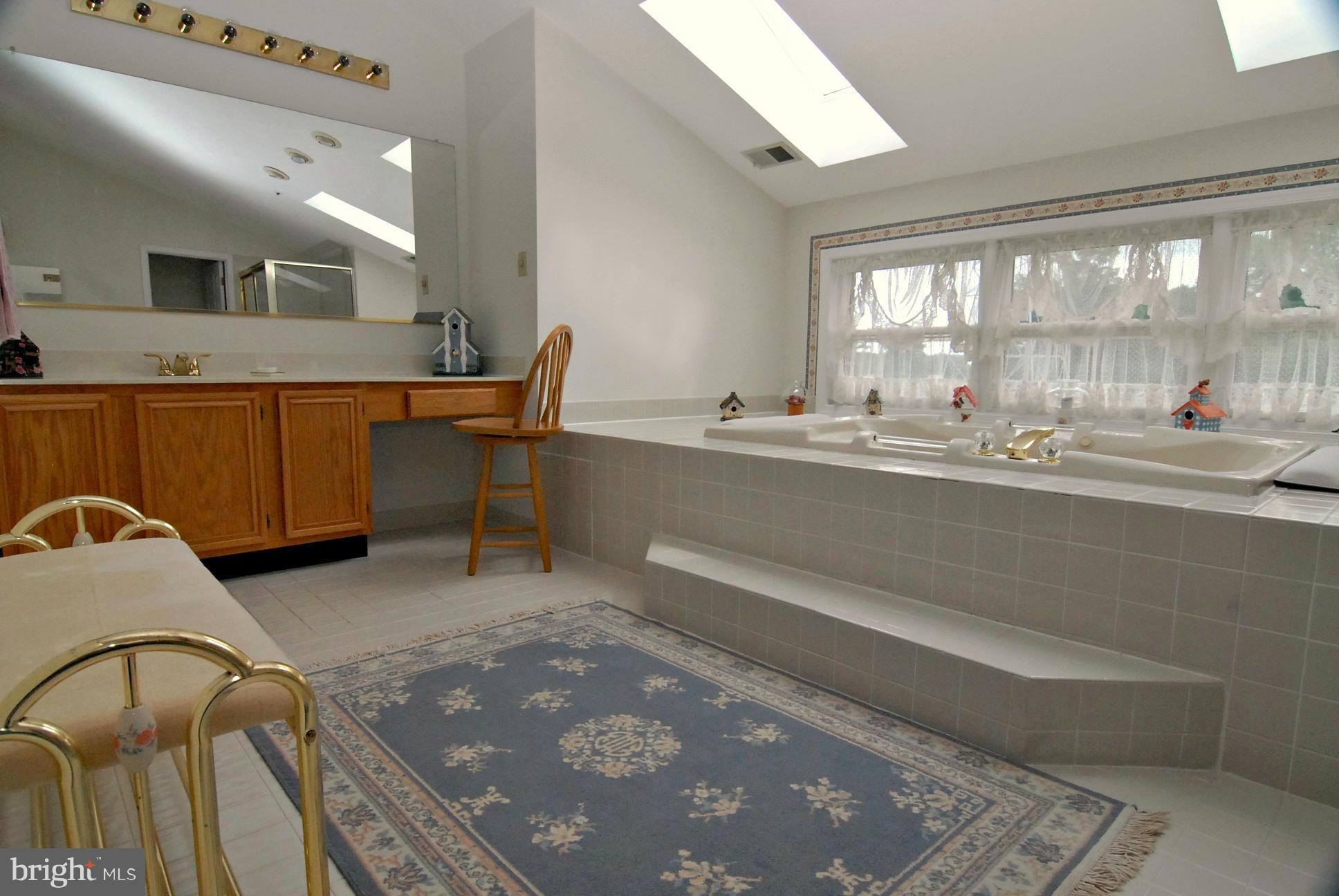 9214 Oregold Court Laurel, MD 20708 - Photo 27 of 30 Bath (Master)