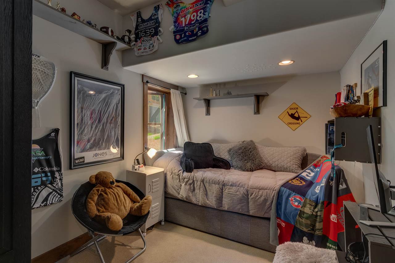 13074 Timber Ridge Road Truckee, CA 96161 - Photo 15 of 21 Gallery Image 15
