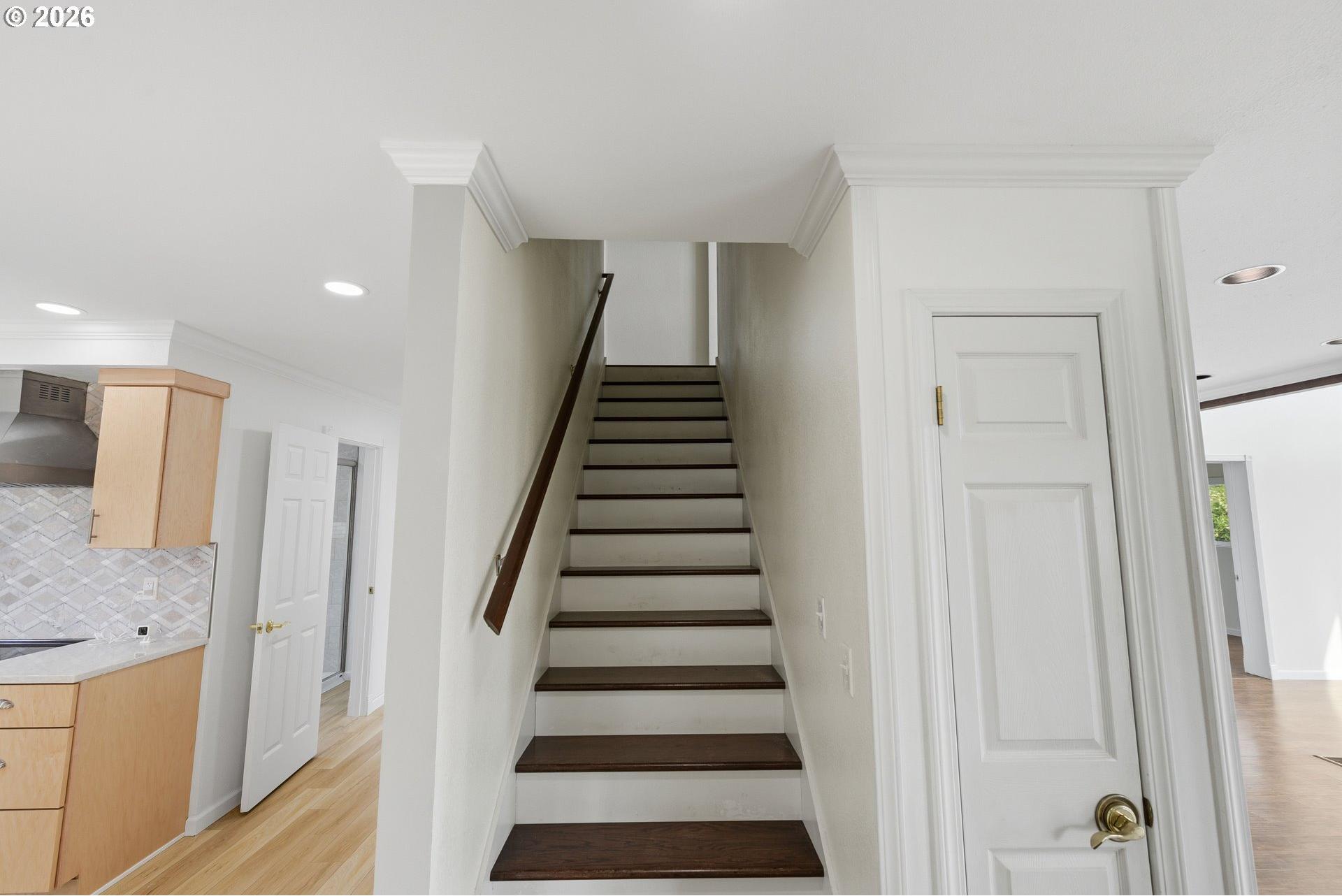 66599 Quail Road North Bend, OR 97459 - Photo 20 of 42 Staircase