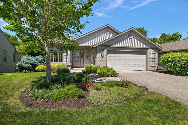 $499,999 | 1925 Hidden Oak Court Southeast, Grand Rapids, MI 49546