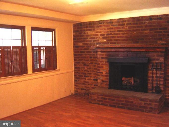 1900 Courtland Road Alexandria, VA 22306 - Photo 19 of 25 Family Room
