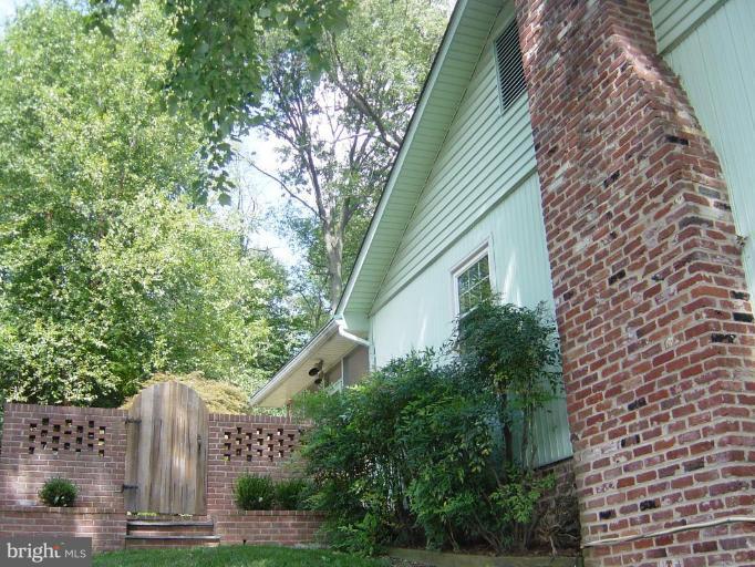 1900 Courtland Road Alexandria, VA 22306 - Photo 22 of 25 Exterior #2