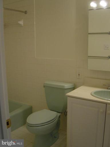 1900 Courtland Road Alexandria, VA 22306 - Photo 25 of 25 Bath #1