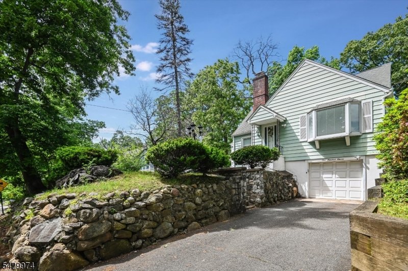 111 Jackson Avenue Wayne, NJ 07470 - Photo 4 of 27