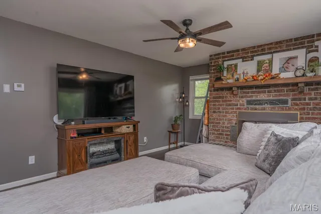 $299,900 | 19511 County Road 5-606R, Lebanon, MO 65536