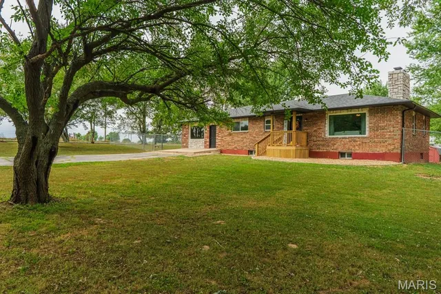 $299,900 | 19511 County Road 5-606R, Lebanon, MO 65536