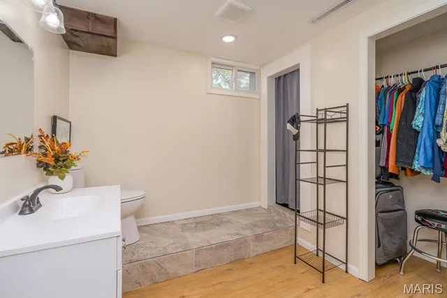 $299,900 | 19511 County Road 5-606R, Lebanon, MO 65536