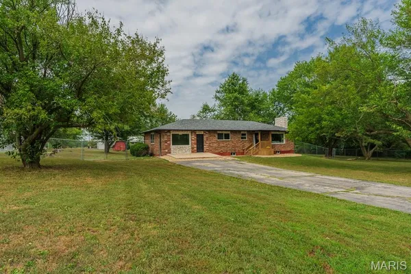 $289,900 | 19511 County Road 5-606R, Lebanon, MO 65536